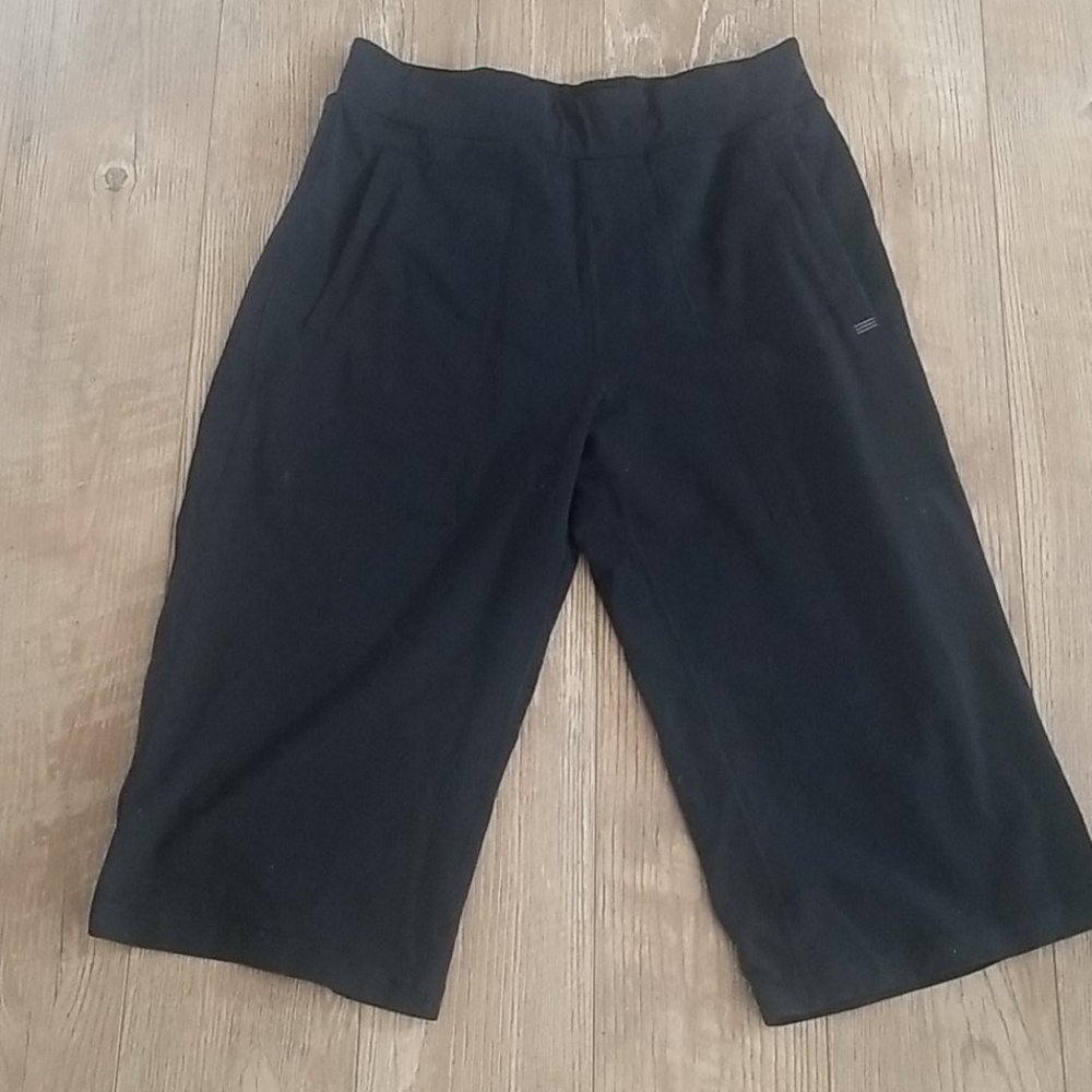 Lululemon men's black capri pants
